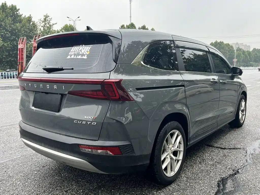 Hyundai Custo — миниатюра 7