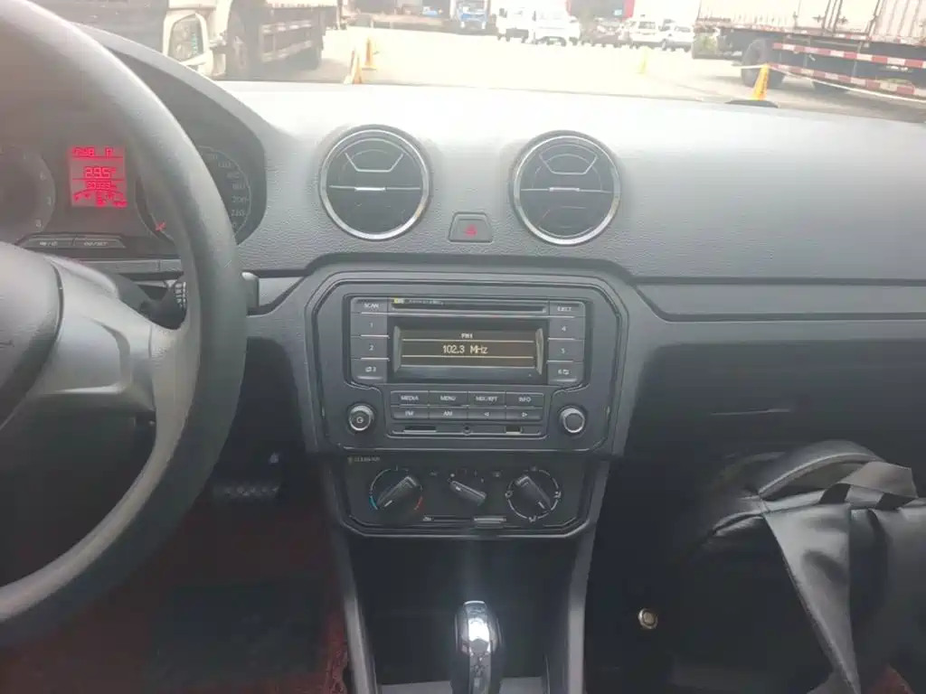 Volkswagen Jetta — миниатюра 13
