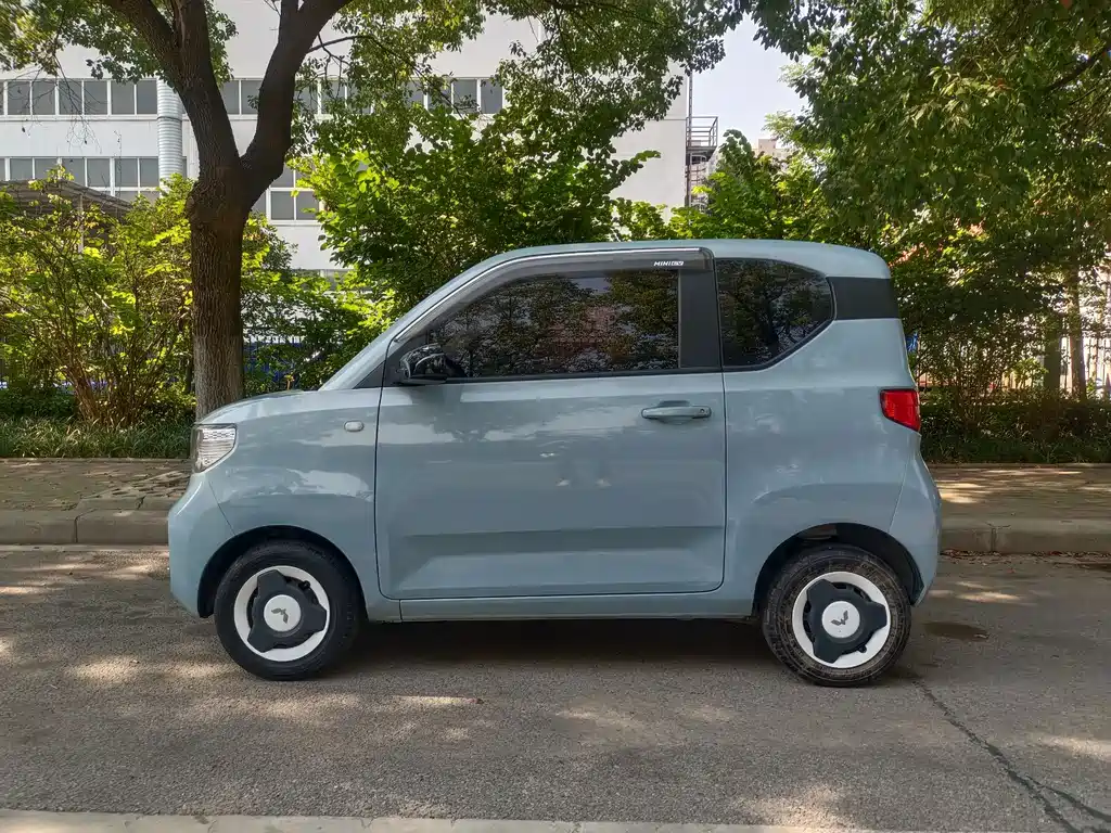 Wuling MINIEV — миниатюра 6