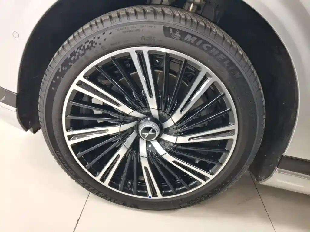 XPeng G9 — миниатюра 23
