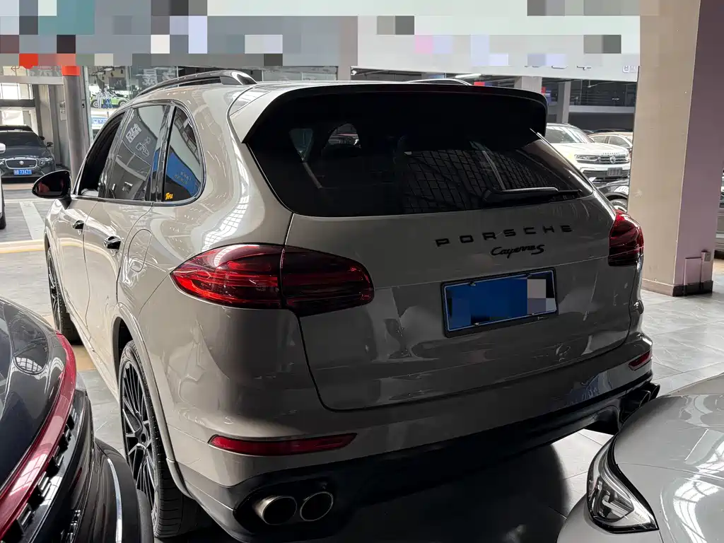 Porsche Cayenne — миниатюра 16