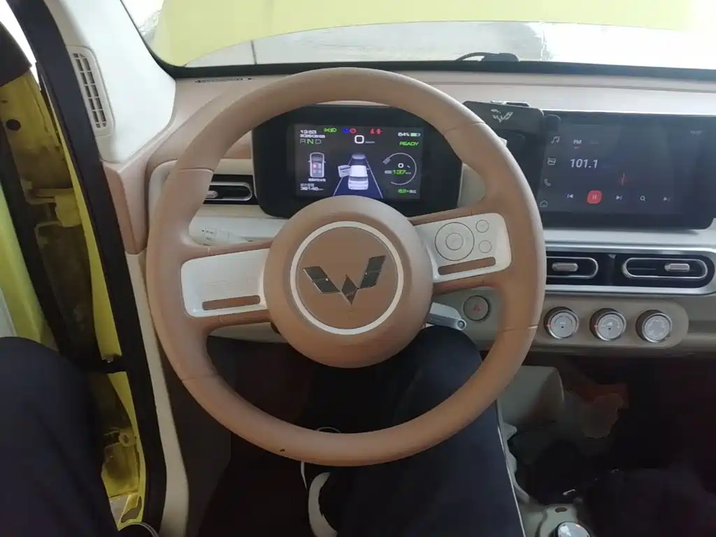 Wuling MINIEV — миниатюра 11