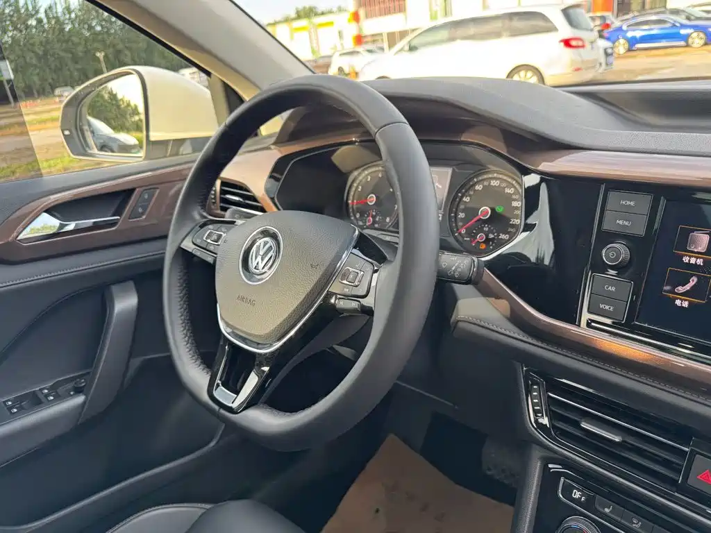 Volkswagen Tharu — миниатюра 10