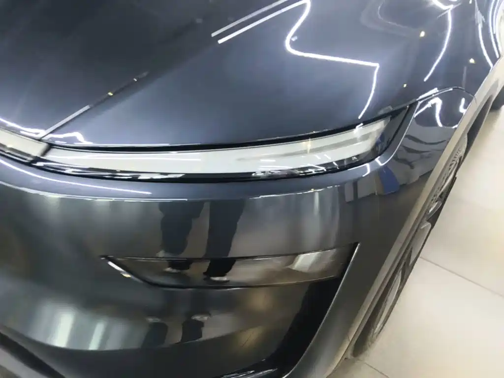Tesla Model Y — миниатюра 24