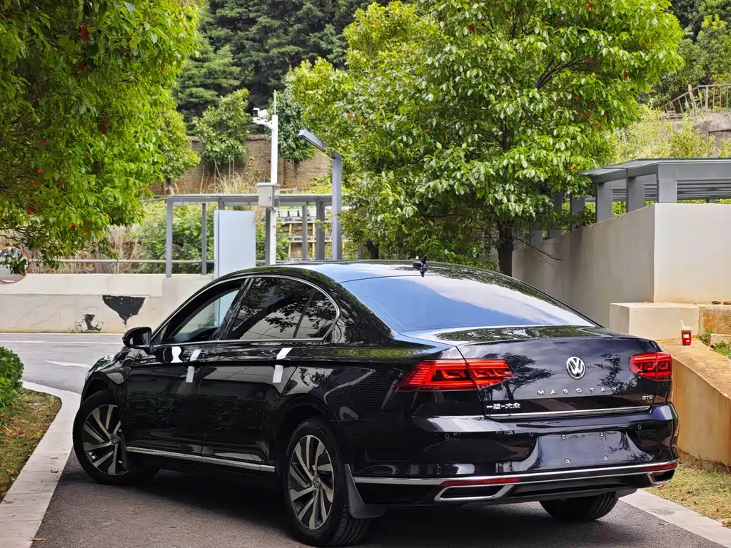 Volkswagen Magotan PHEV — миниатюра 6