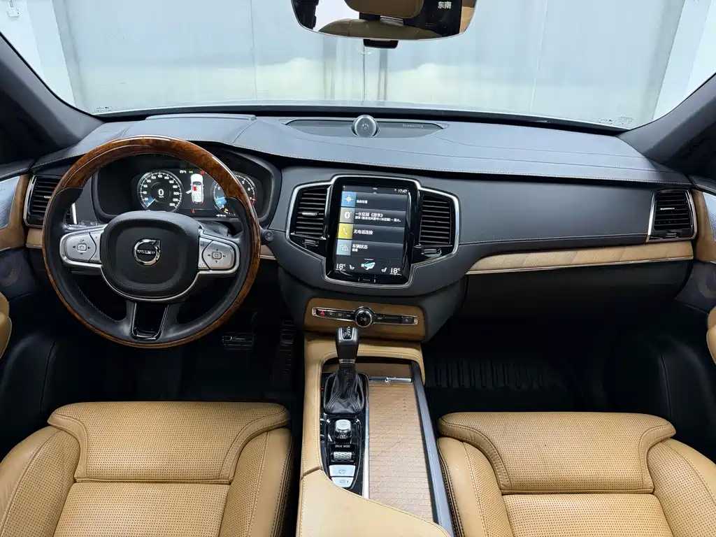 Volvo XC90 — миниатюра 6