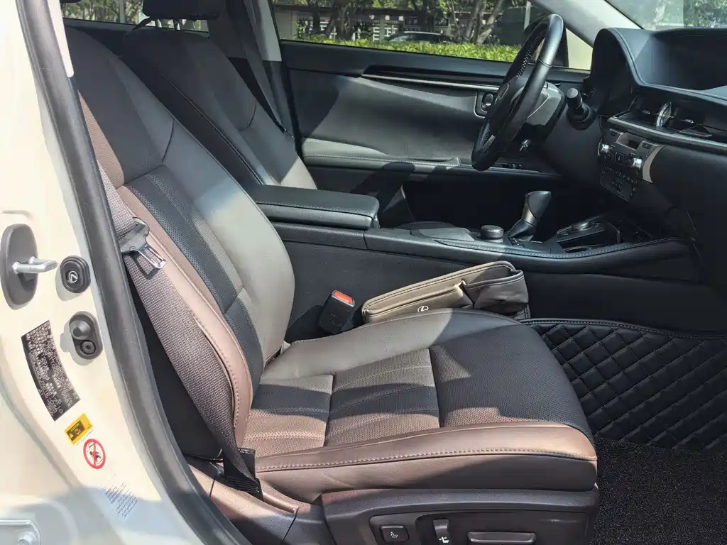 Lexus ES — миниатюра 16