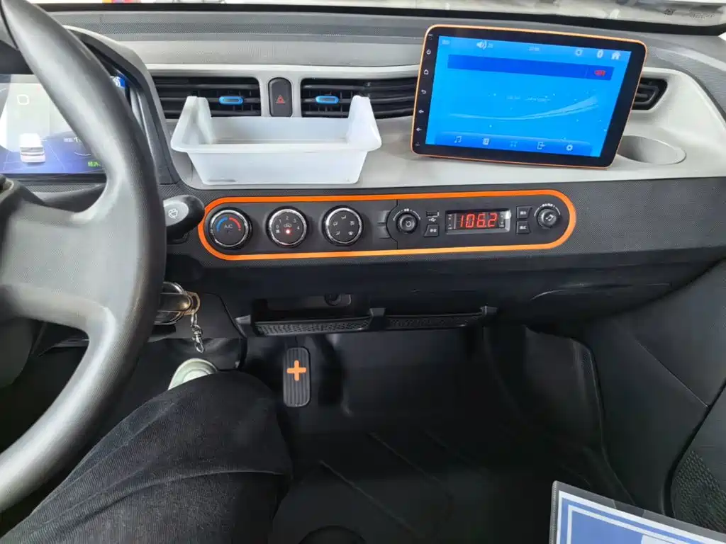 Wuling MINIEV — миниатюра 13