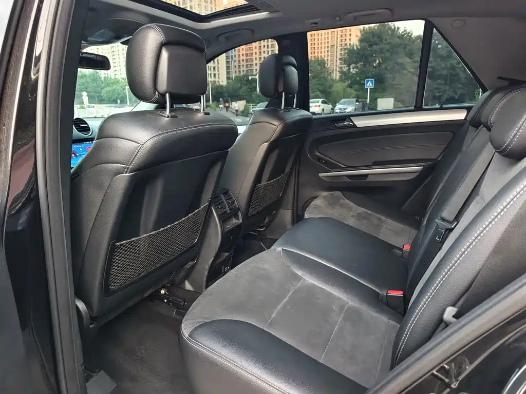 Mercedes-Benz M-Class — миниатюра 10