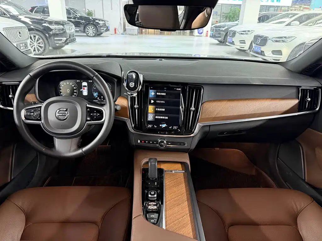 Volvo S90 — миниатюра 7