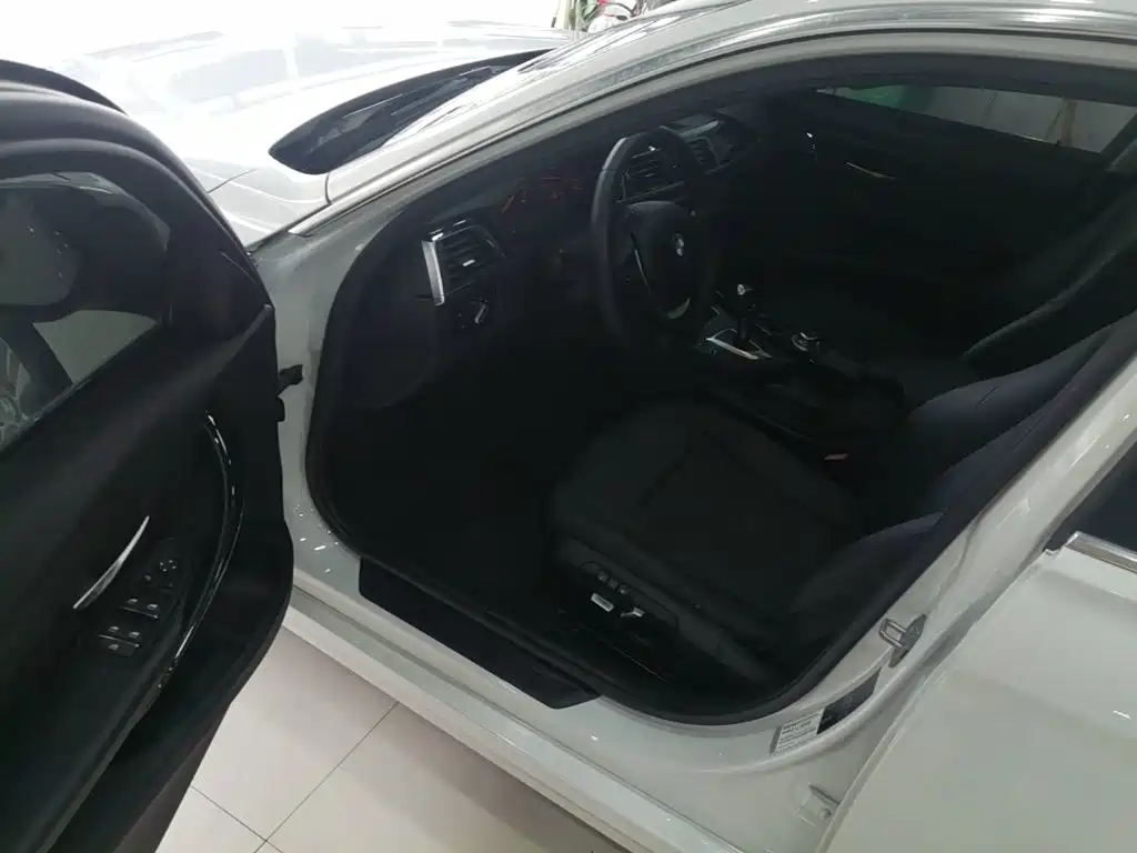 BMW 3 Series — миниатюра 16