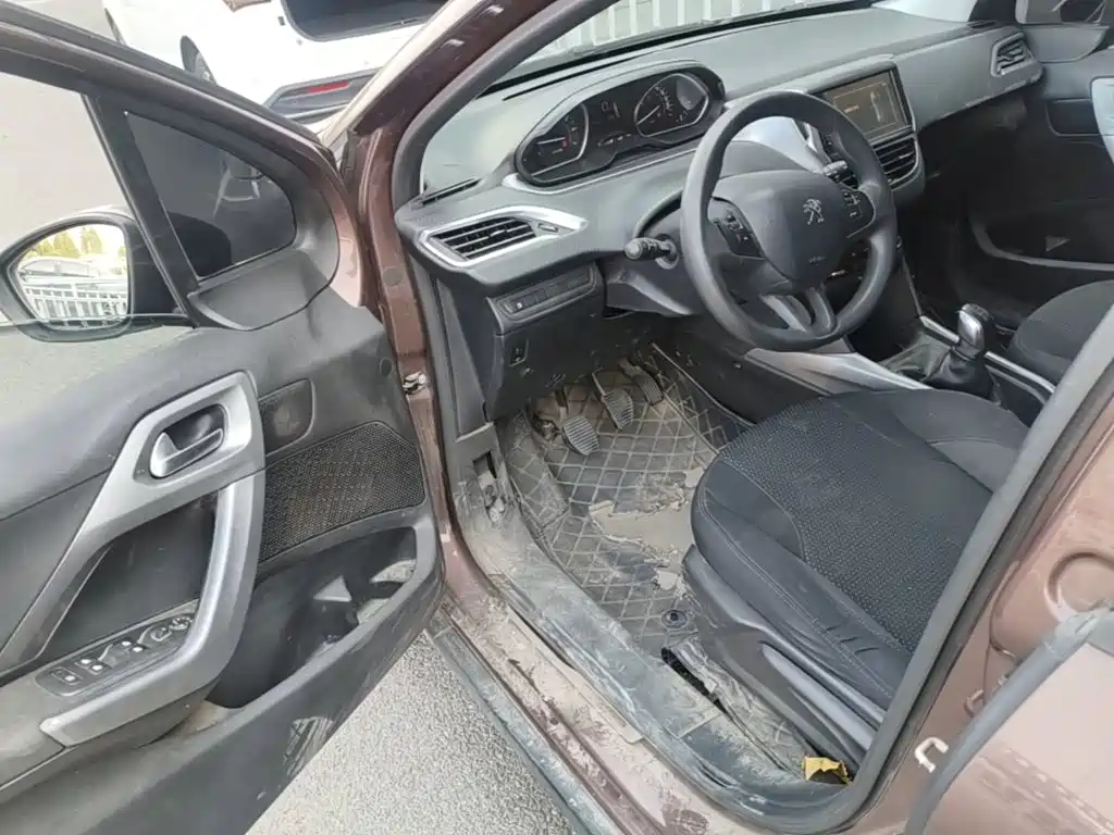 Peugeot 2008 — миниатюра 16