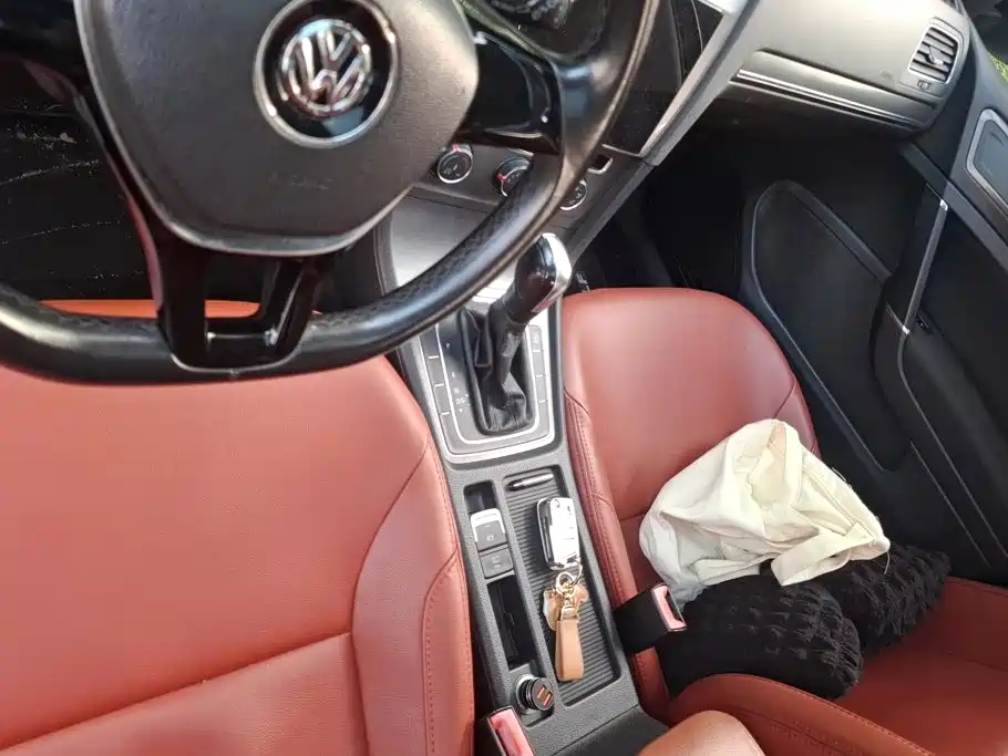 Volkswagen Golf — миниатюра 16