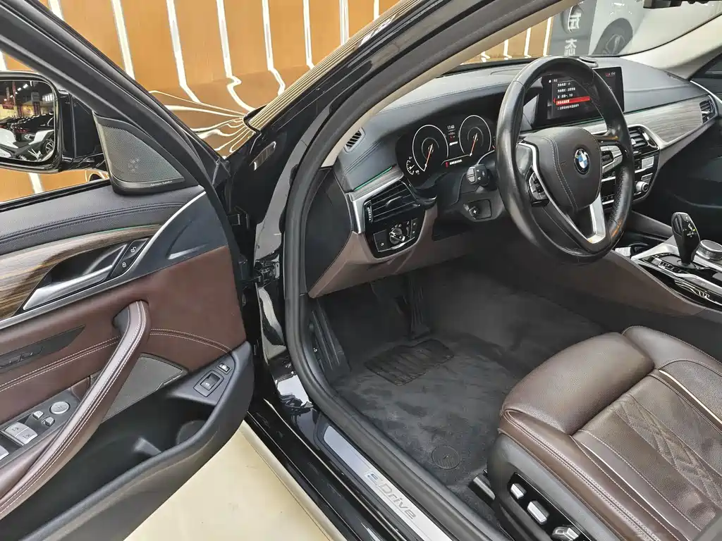 BMW 5 Series New Energy — миниатюра 17