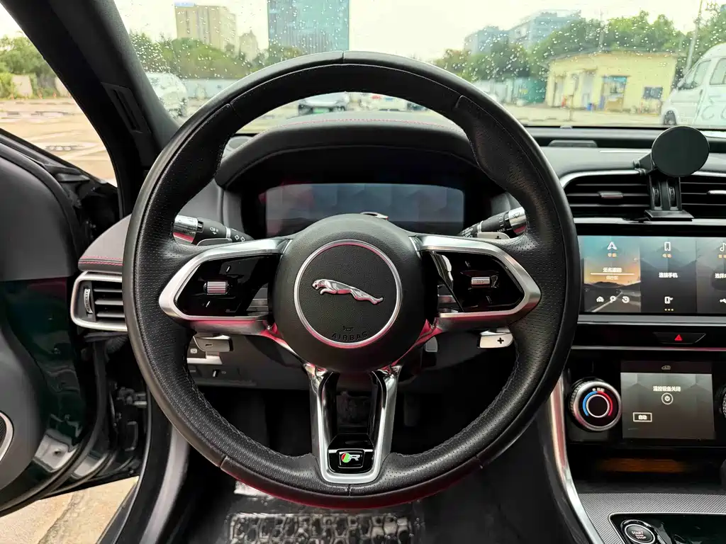 Jaguar XEL — миниатюра 10
