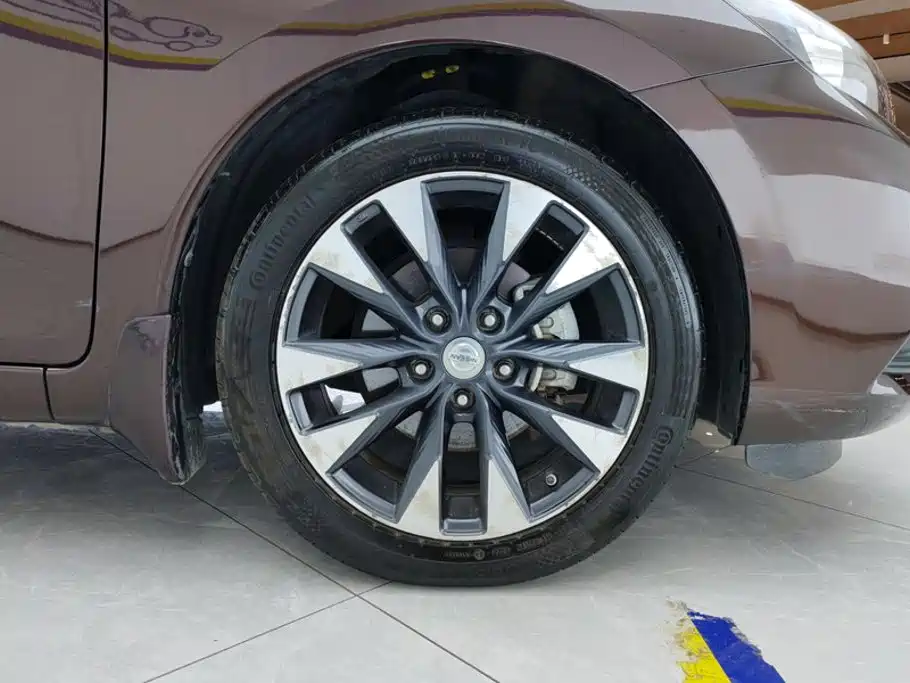 Nissan Tiida — миниатюра 6