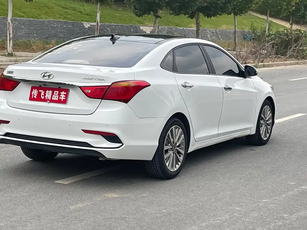 Hyundai Mistra — миниатюра 11