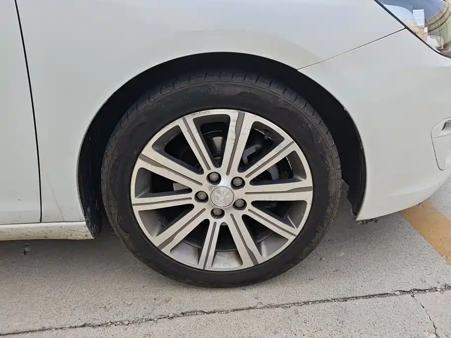 Peugeot 408 — миниатюра 6