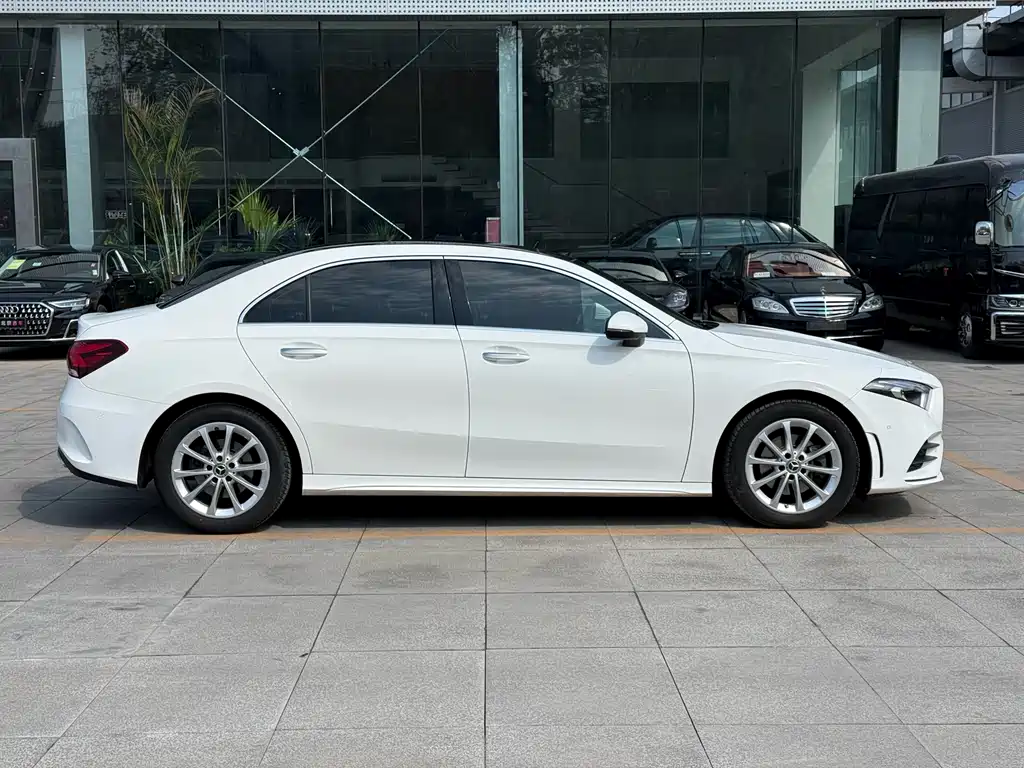 Mercedes-Benz A-Class A 2019 A 200 L Sport