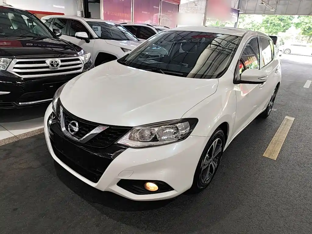 Nissan Tiida — миниатюра 2