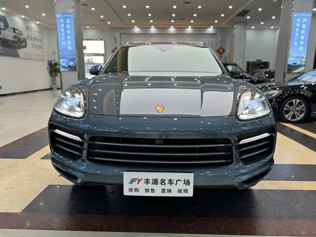 PORSCHE CAYENNE