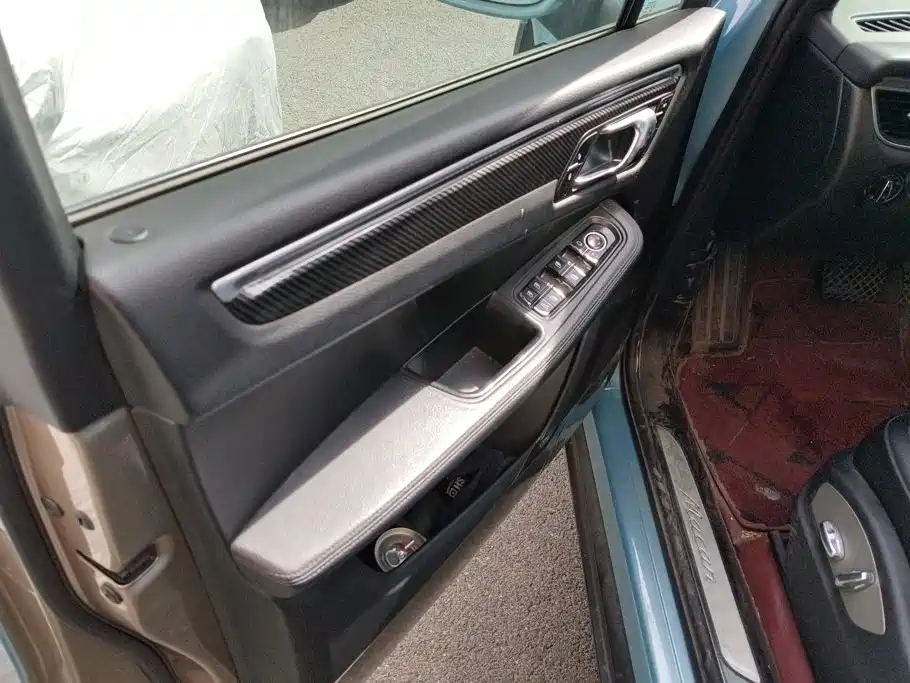 Porsche Macan — миниатюра 7
