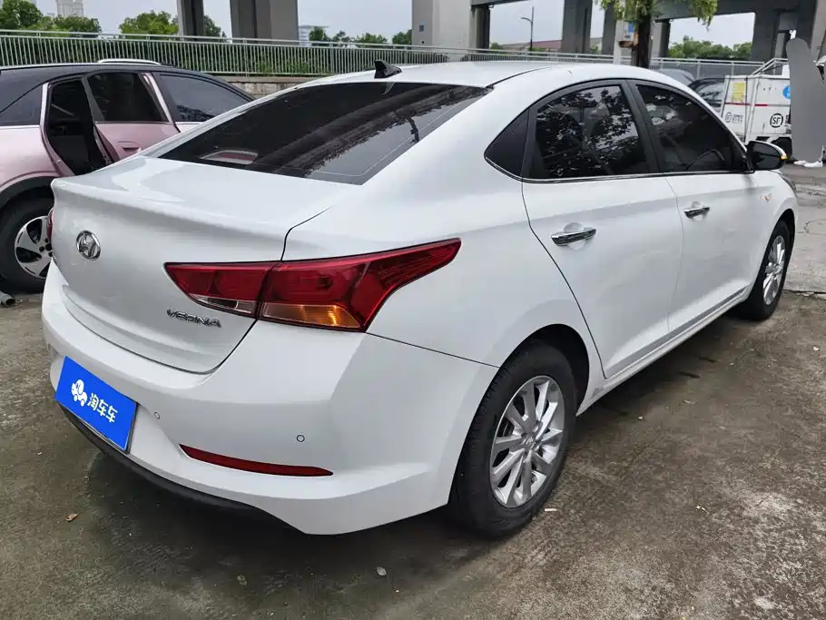 Hyundai Verna — миниатюра 3