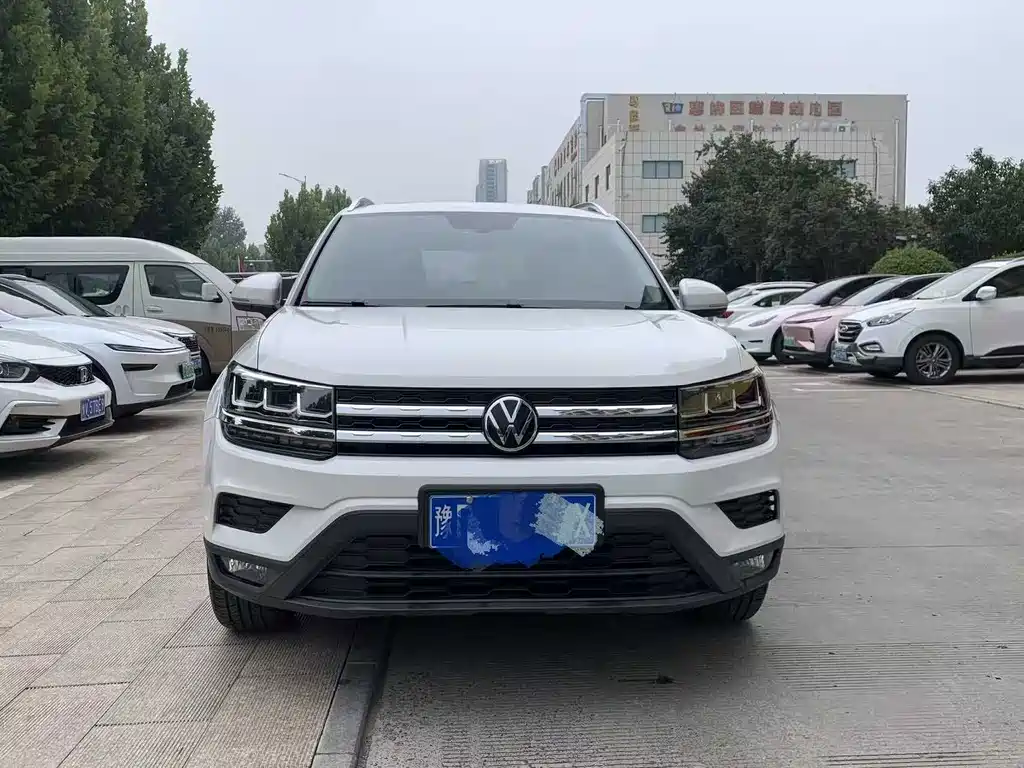 Volkswagen Tharu — миниатюра 2