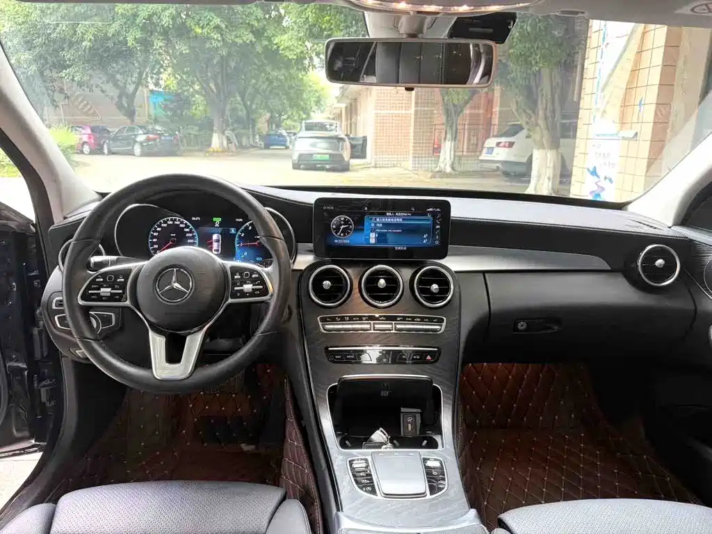 Mercedes-Benz C-Class — миниатюра 2