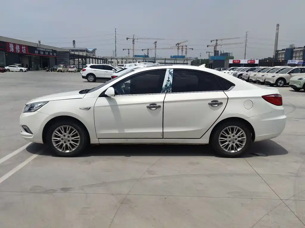 Changan Eado 2014 1.6L MT Luxury