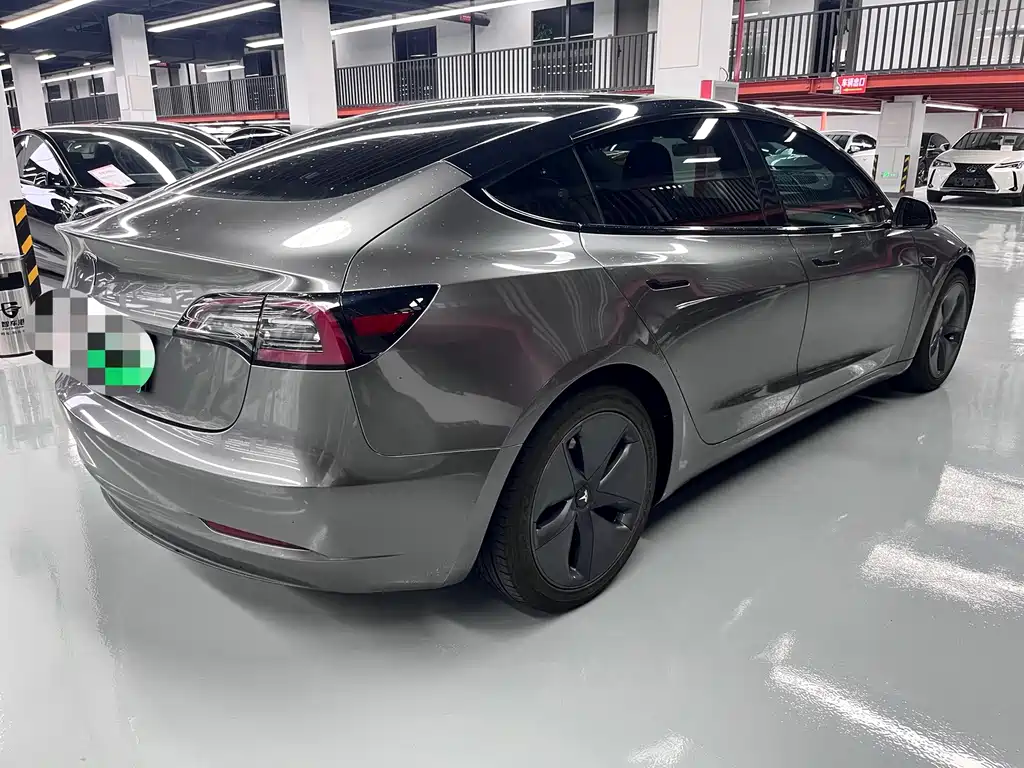 Tesla Model 3 — миниатюра 13