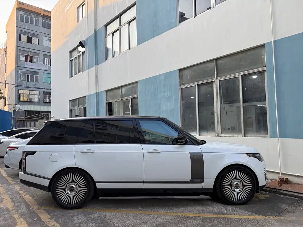 Land Rover Range Rover — миниатюра 2