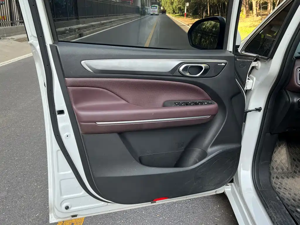 GAC Motor Trumpchi M6 — миниатюра 4