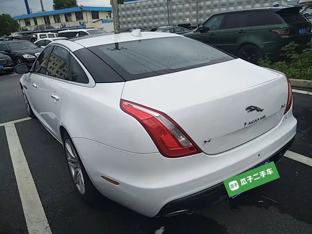 Jaguar XJ — миниатюра 5