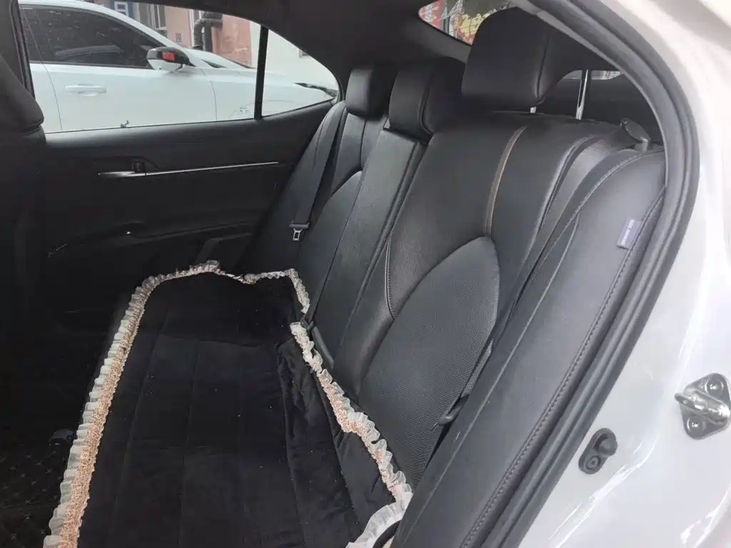 Toyota Camry — миниатюра 13