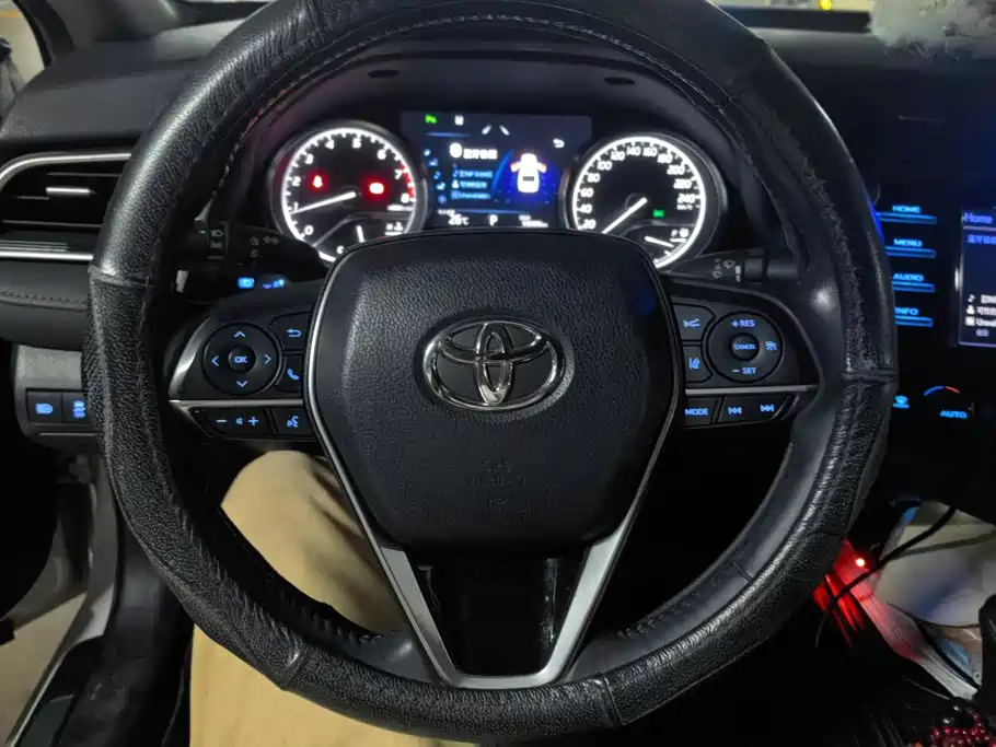 Toyota Camry — миниатюра 15