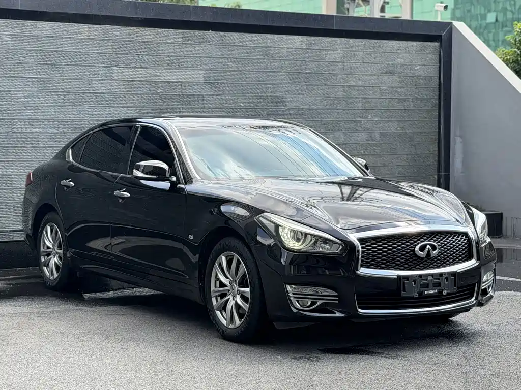 Infiniti Q70 — миниатюра 3