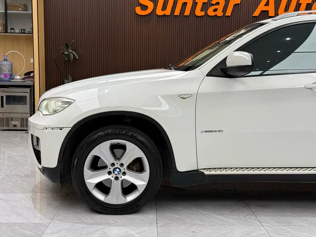 BMW X6 — миниатюра 11