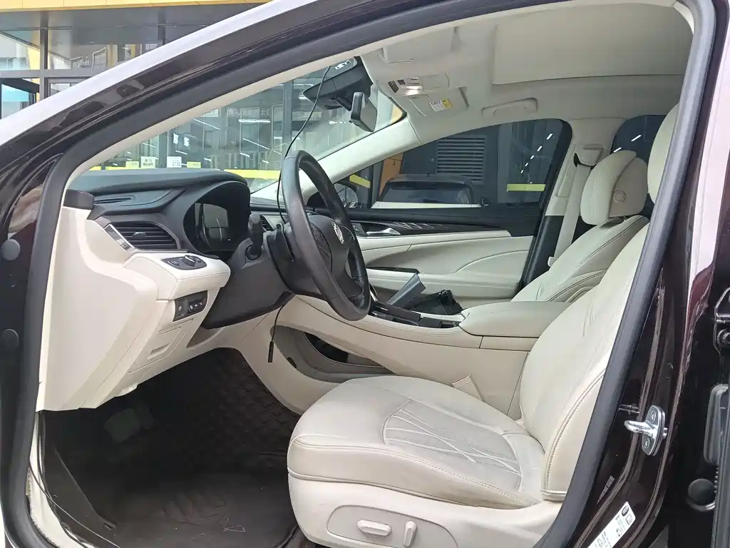 Buick LaCrosse — миниатюра 5