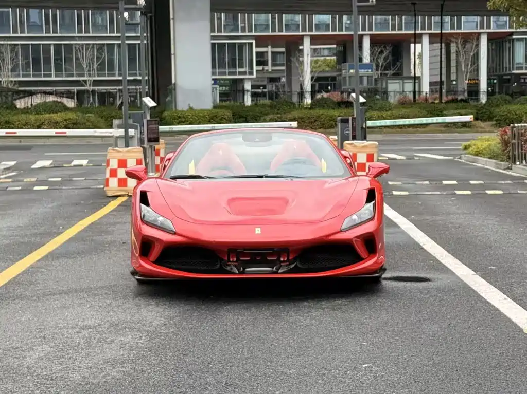 Ferrari F8 — миниатюра 2