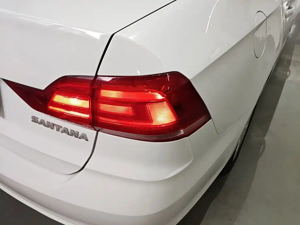 Volkswagen Santana — миниатюра 8
