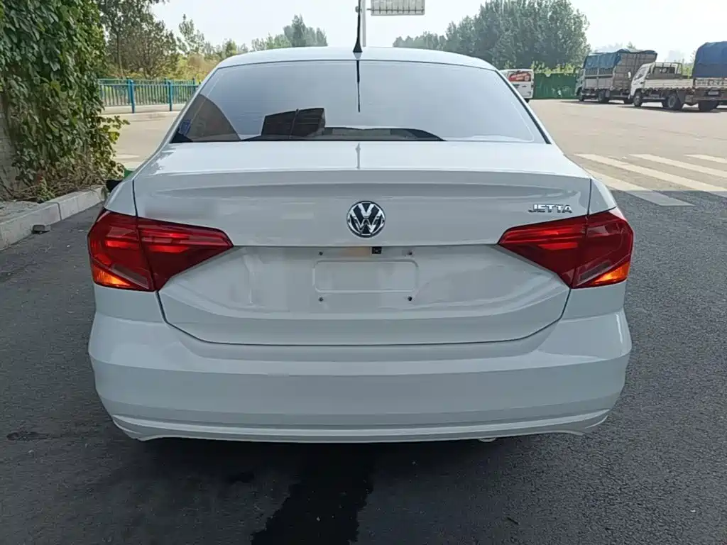 Volkswagen Jetta — миниатюра 6
