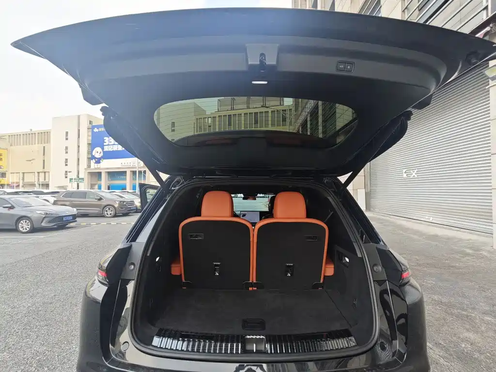 Li Auto Li L8 — миниатюра 10