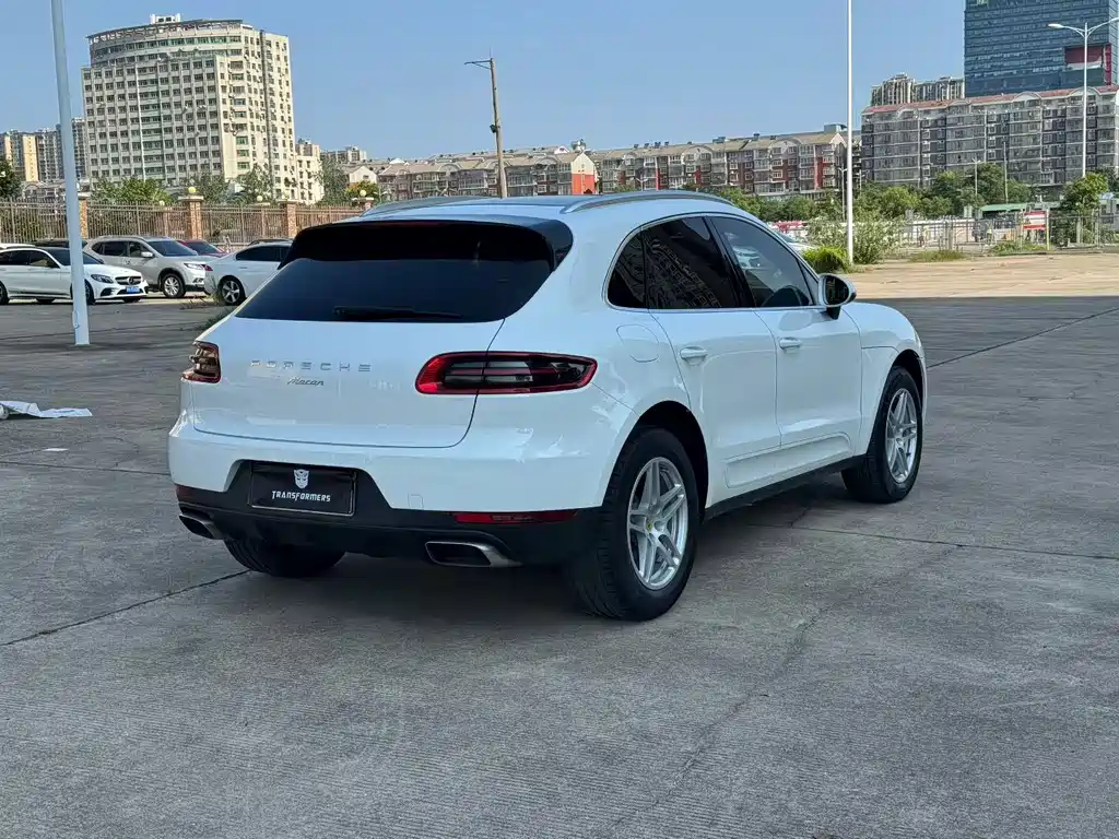 Porsche Macan — миниатюра 8