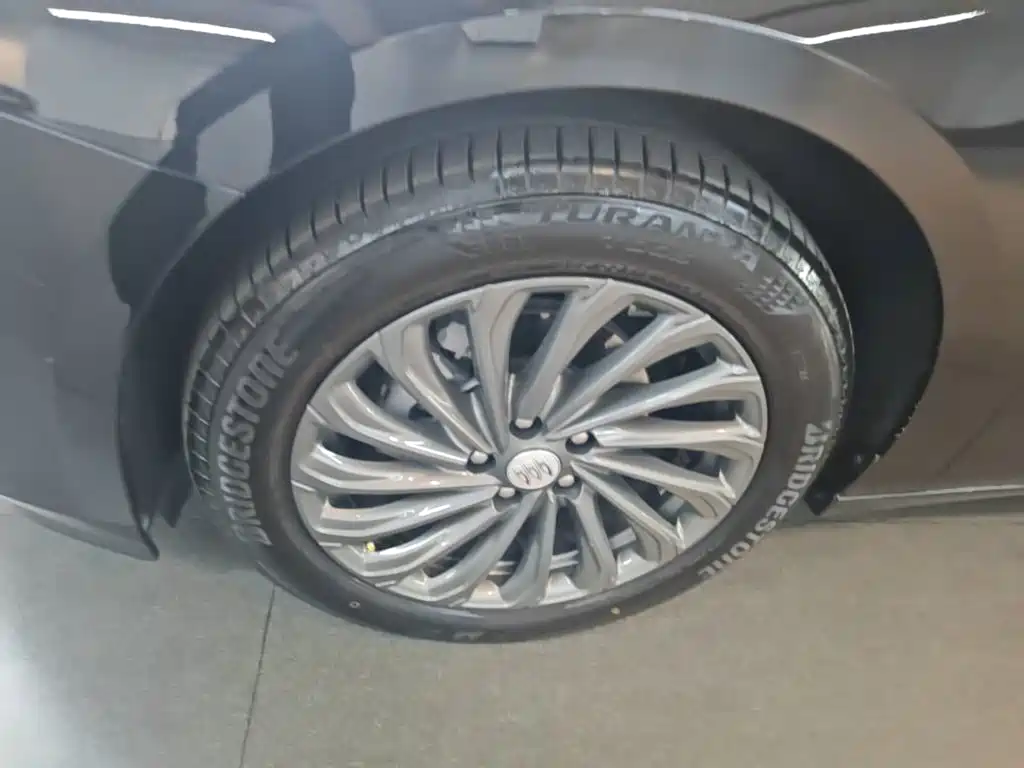 Buick LaCrosse — миниатюра 23
