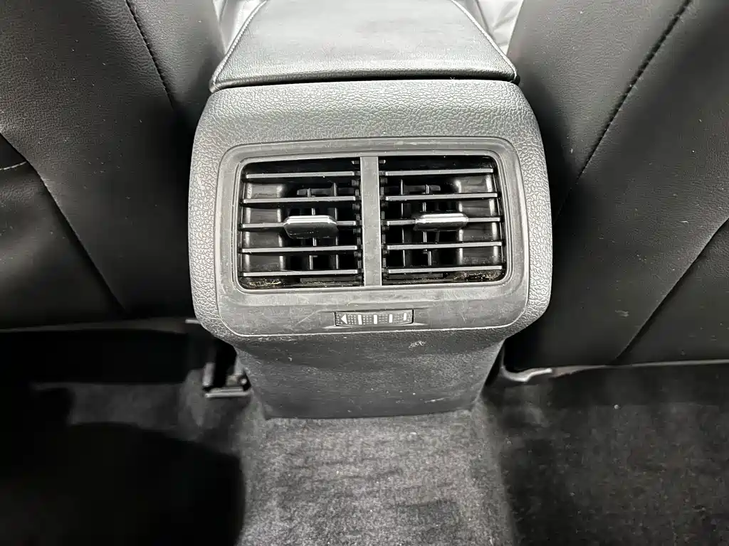 Volkswagen Golf — миниатюра 26