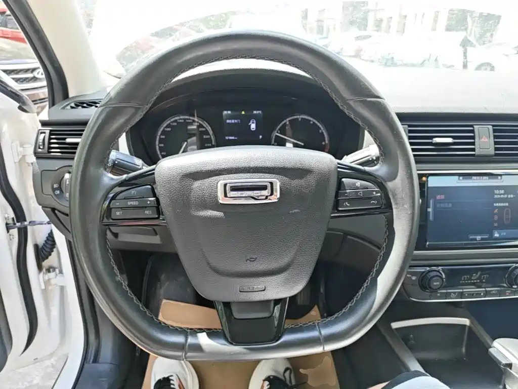 Qoros Qoros 3 — миниатюра 11
