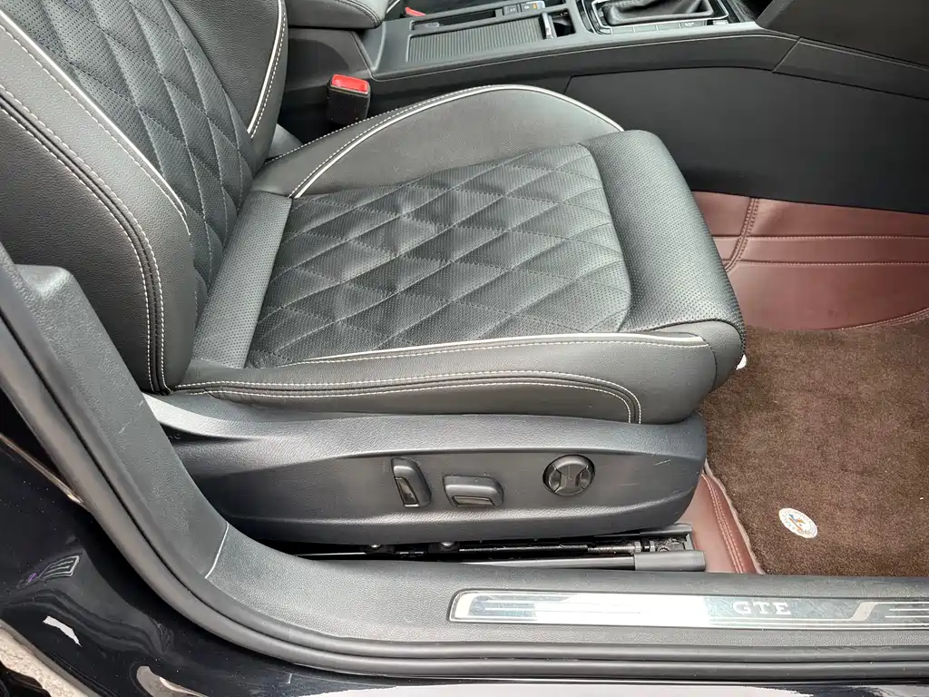 Volkswagen Magotan PHEV — миниатюра 12