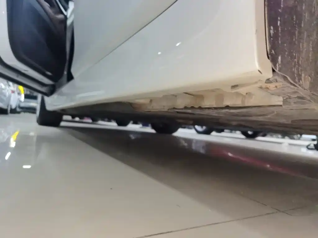 BMW 5 Series — миниатюра 22