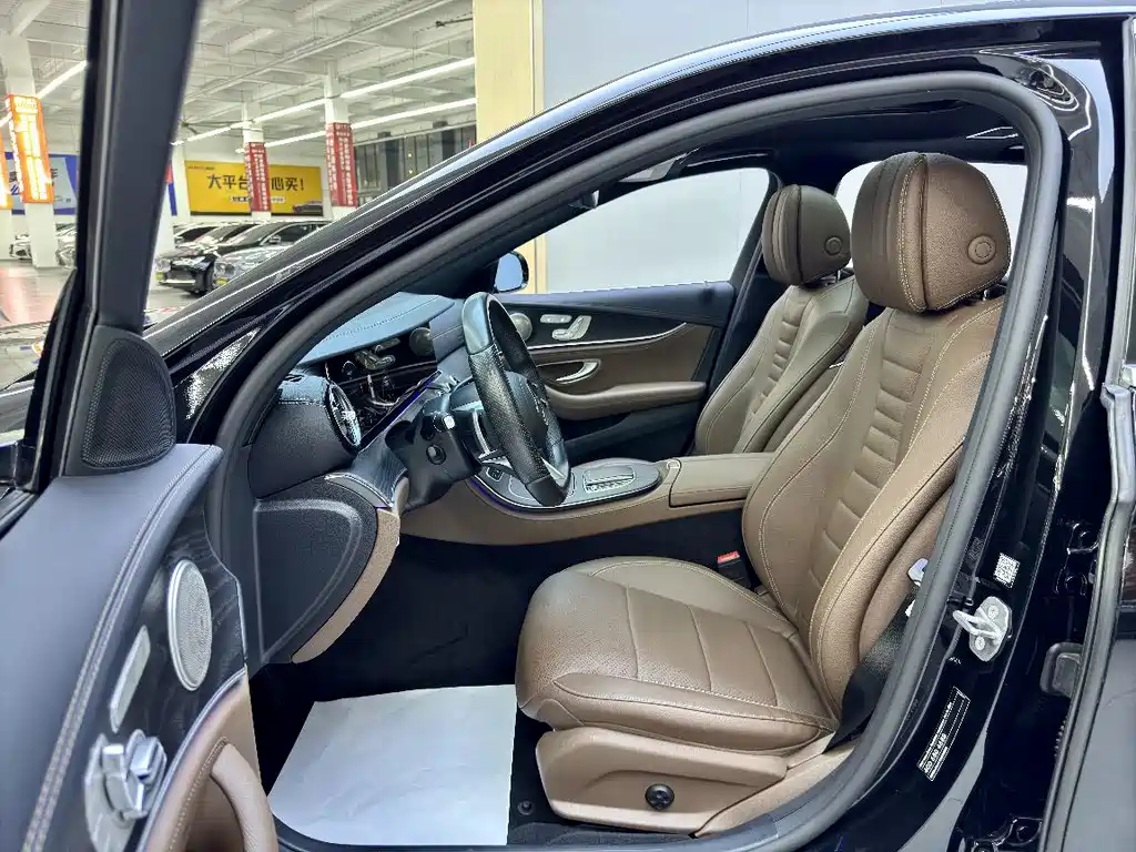 Mercedes-Benz E-Class — миниатюра 10